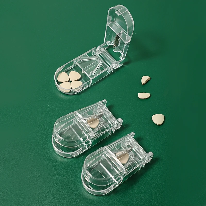 携帯用薬分け器：コンパクトで2分割のポータブルピルケースの使い方と比較