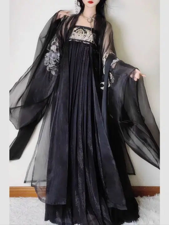 ブラック漢服 女性用 刺繍入り大袖シャツとスカートのセット【春夏用・ふんわりした印象】（セットアップ対応）