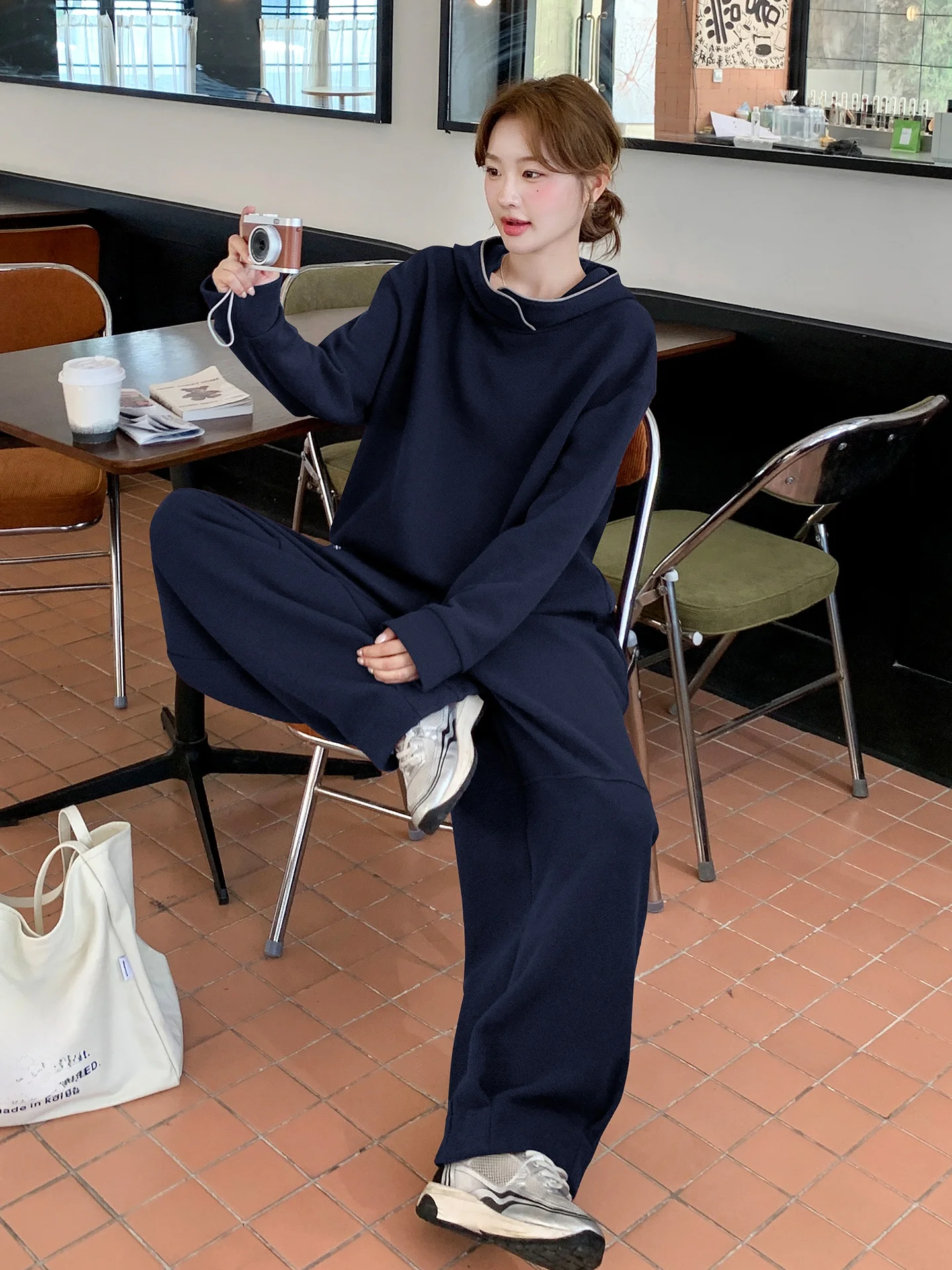 女性服 ブランド で秋のスタイルを決めるには？亭若深のカジュアルセットアップがおすすめの理由