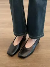 牛革製 スクエアトゥ太ヒールの浅口パンプス【疲れにくい・ブラック・スリップオン】