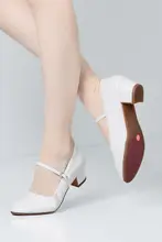 柔らかなソールのモダンホワイトダンスシューズ【中ヒール・女性用・ラテンダンス対応】
