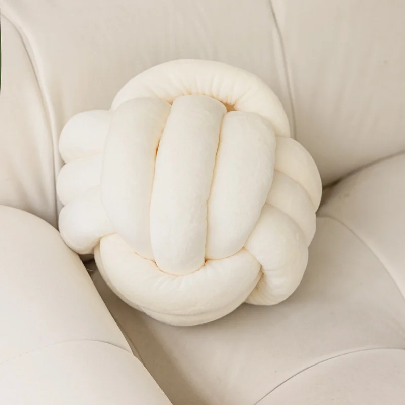 北欧スタイルのクッションカバー：モダンな純色デザインとマイクロファイバーの実用性