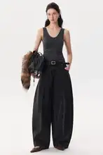 黒のワイドレッグデニムパンツ【ウエストタック・立体シルエット・ドレープ感】