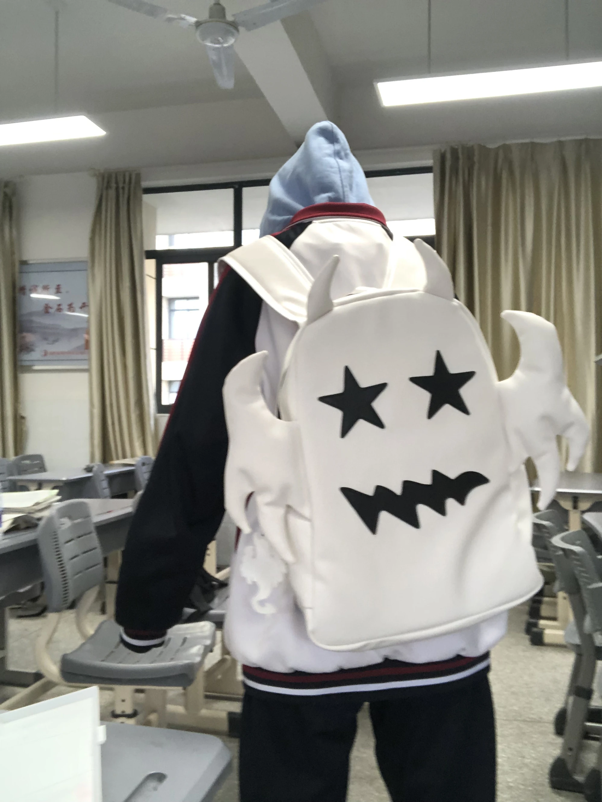 ハロウィン バックを選ぶべきタイミングは？学生時代の日常に溶け込む、ゴーストリュックサックの選び方