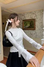 デザイン性に優れた レディース 長袖Tシャツ【スリムフィット・春用・素材感のある二重構造】