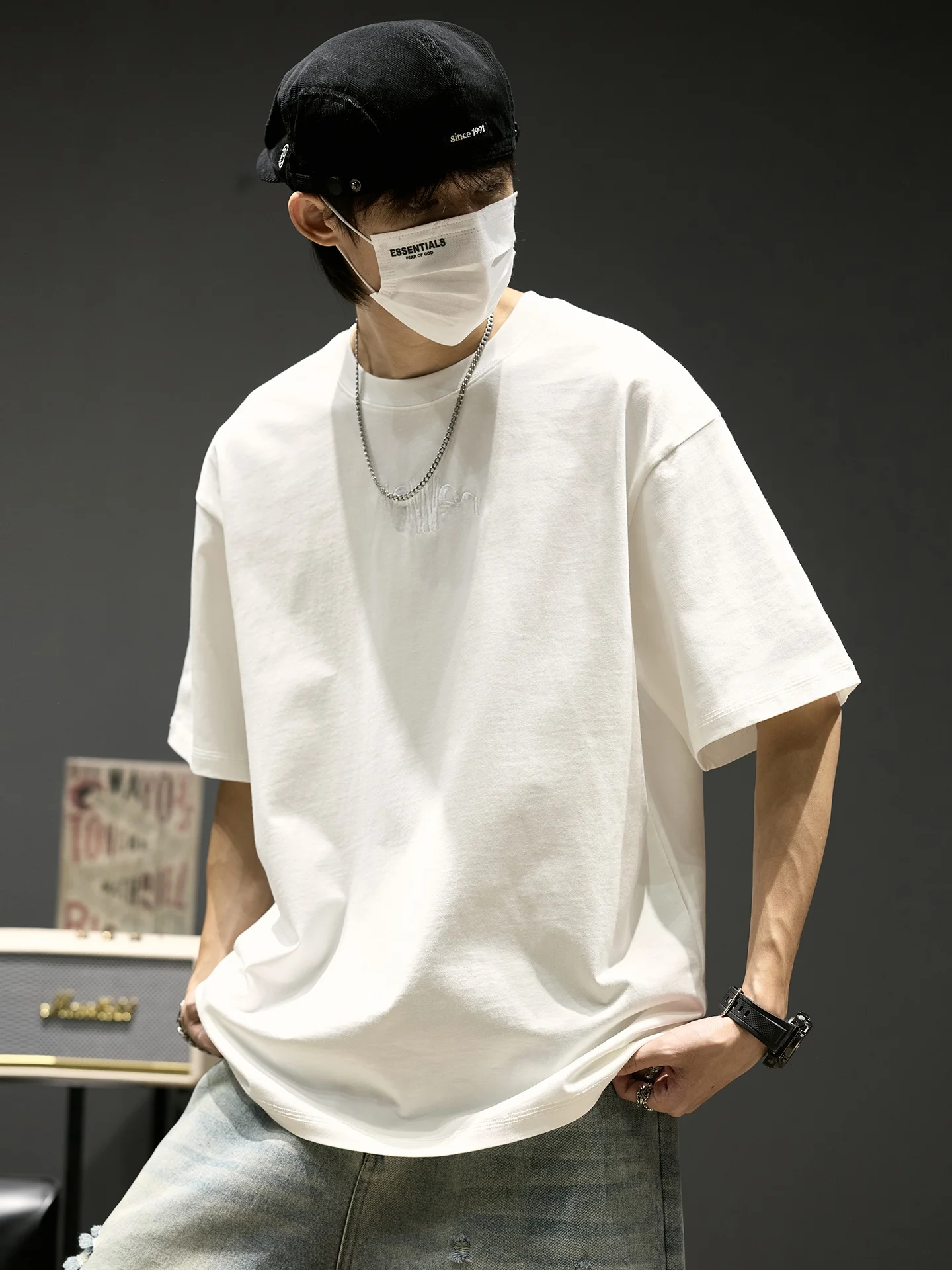 刺繍入りTシャツは、どう選ぶべきか？夏の1着で完結する「青春感」の秘密