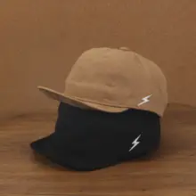 ユニセックス バーチカルシーム デザインの短つばキャップ【カジュアル・レトロ・ソフトブリム・ワークスタイル】（セットアップ対応）