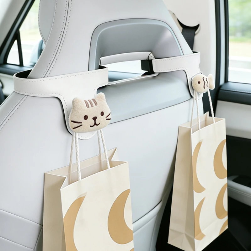 かわいいデザインの車用背面収納フック：汎用型掛けるタイプの実用性と適用シーン