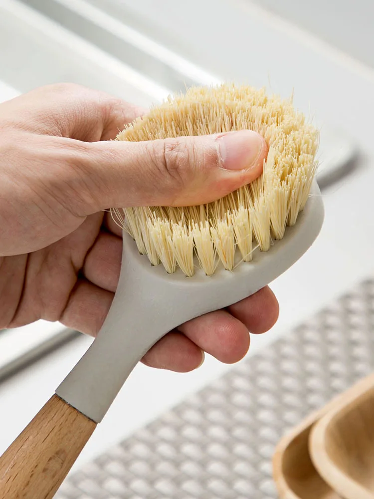 鉄フライパンの汚れを完全に落とすブラシは、本当にナイロンより優れているの？