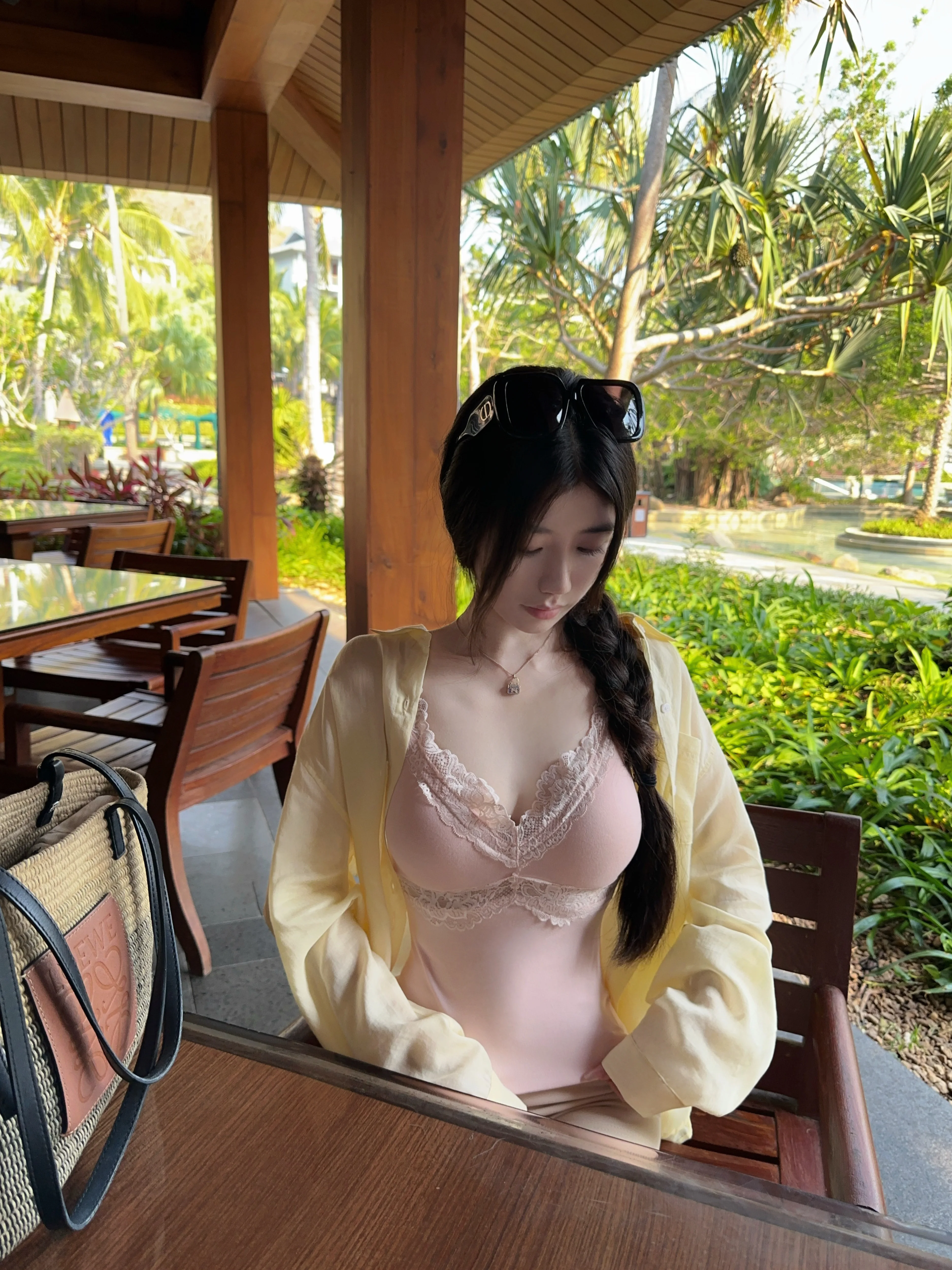 乳がん手術後下着を選ぶべきは、痛みのない「自然な外広がり」なのか？