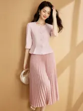 粉色のスーツに百褶スカートの秋用ワンピース【ユニークなデザイン・女性用】（セットアップ対応）