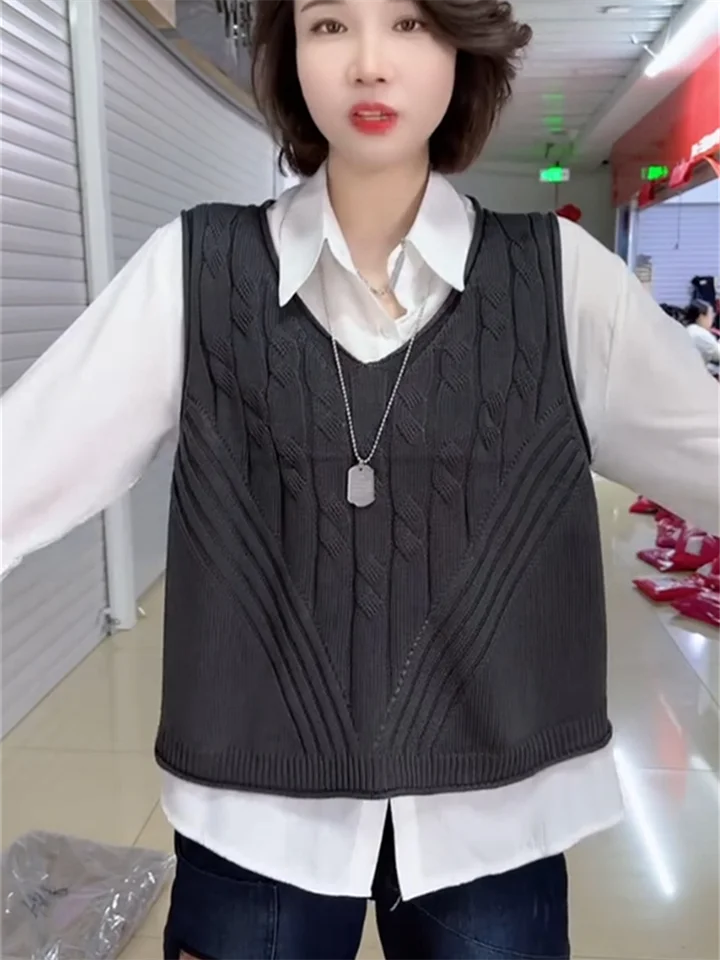 ファッショナブルなノースリーブカーディガン【極上の柔らかさ・Vネック・フィット】（セットアップ対応）