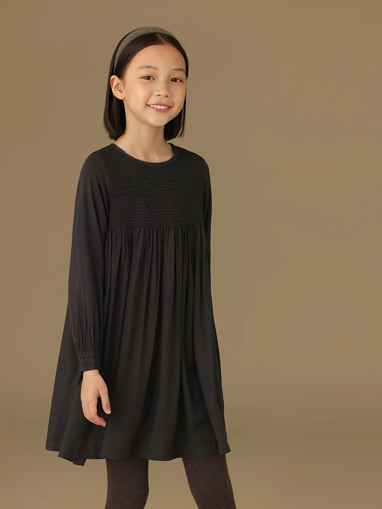 秋冬通勤ママスタイルのフリル長袖ドレス：シーン子供服の通気性と着心地を実証