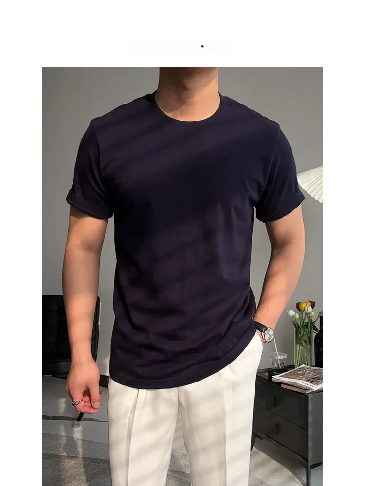 2026メンズコーデで夏の涼しさをどう選ぶ？220gコットンTシャツの選び方と実際の着こなし