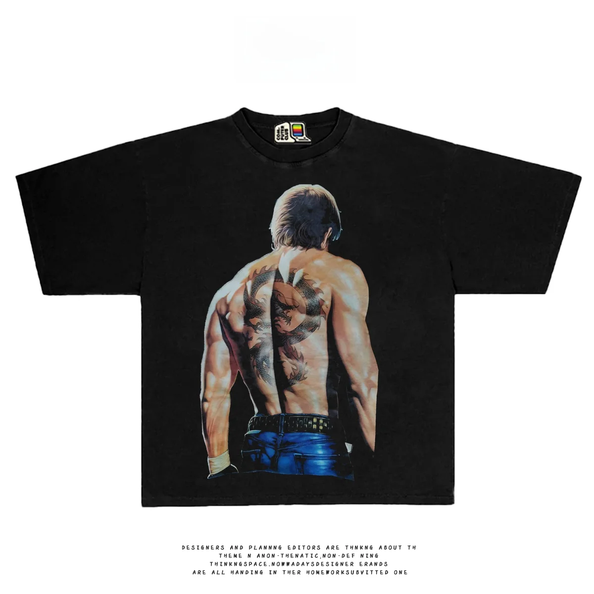 かっこいいシルエット男に似たスタイルは、この半袖Tシャツで見つけられる？