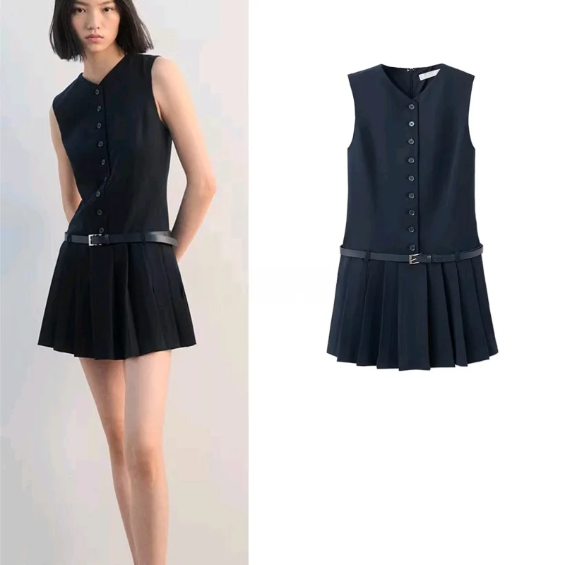 30代の女性が通勤で悩む「ドレスの選び方」は？