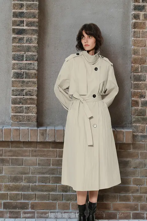 クラシックデザインのトレンチコート【女性用・中長丈・高級感・スリムシルエット】