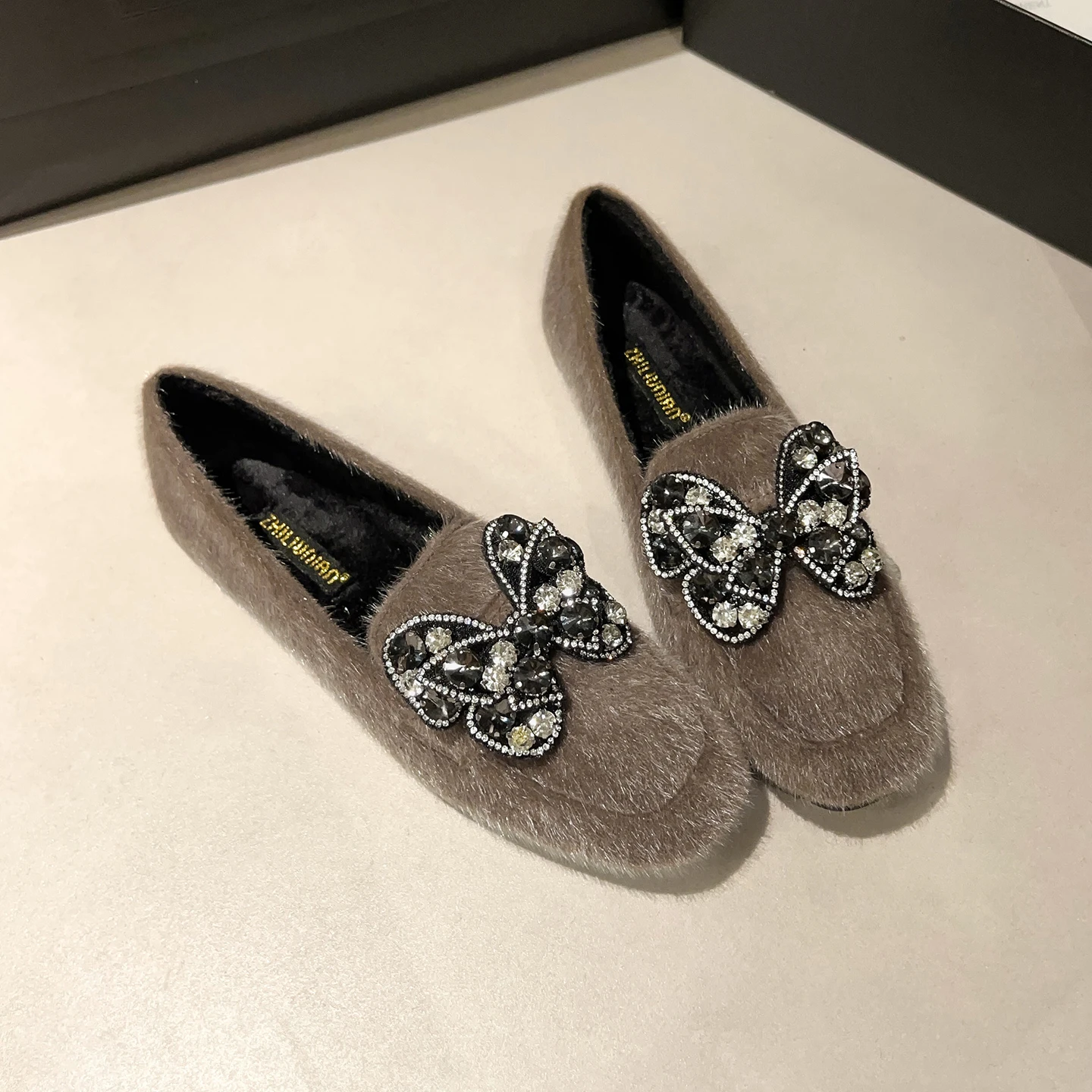 ディズニー靴 冬にぴったりの保暖タイプはこのフラットシューズ