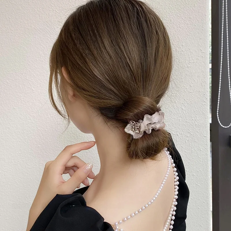 ヘアバンド お団子をつけるのは難しい？実は、これ1つで完璧にできる