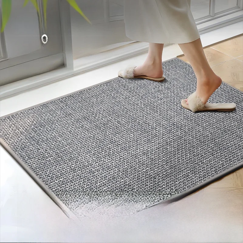 お風呂場のカビ予防に欠かせないアイテムは？吸水性抜群のバスルームマットが解決するリアルな悩み