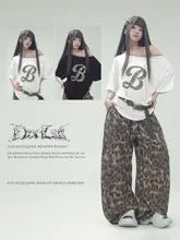アシンメトリー肩デザインのヒョウ柄プリントTシャツ【セクシー・レトロ・アメリカンスタイル・薄手のトレーニングパンツ】（セットアップ対応）
