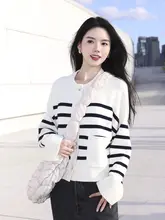 クラシックストライプのルーズフィット羊毛ニットカーディガン【ポケット付き・ラウンドネック・秋用】