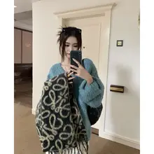 バルーンスリーブ Vネックニットセーター【ゆったりとしたデザイン・秋用】