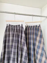 レトロデザインのチェック柄ロングスカート【コットン風・ウエストゴム・立体感あり】（セットアップ対応）