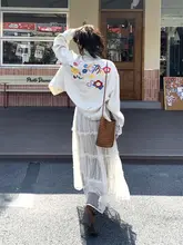 刺繍入りデニムジャケット【春秋用・女性・トレンドデザイン】
