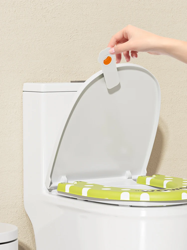 トイレトレーニング 女の子向けの防水・抗菌トイレマットの実用性と使い方