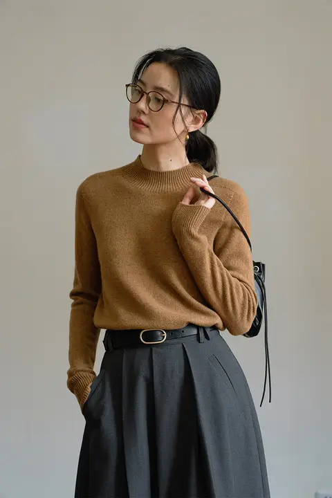 半高ネックの秋冬用ウールニットトップス【ゆったりとしたシルエット・インナー用】
