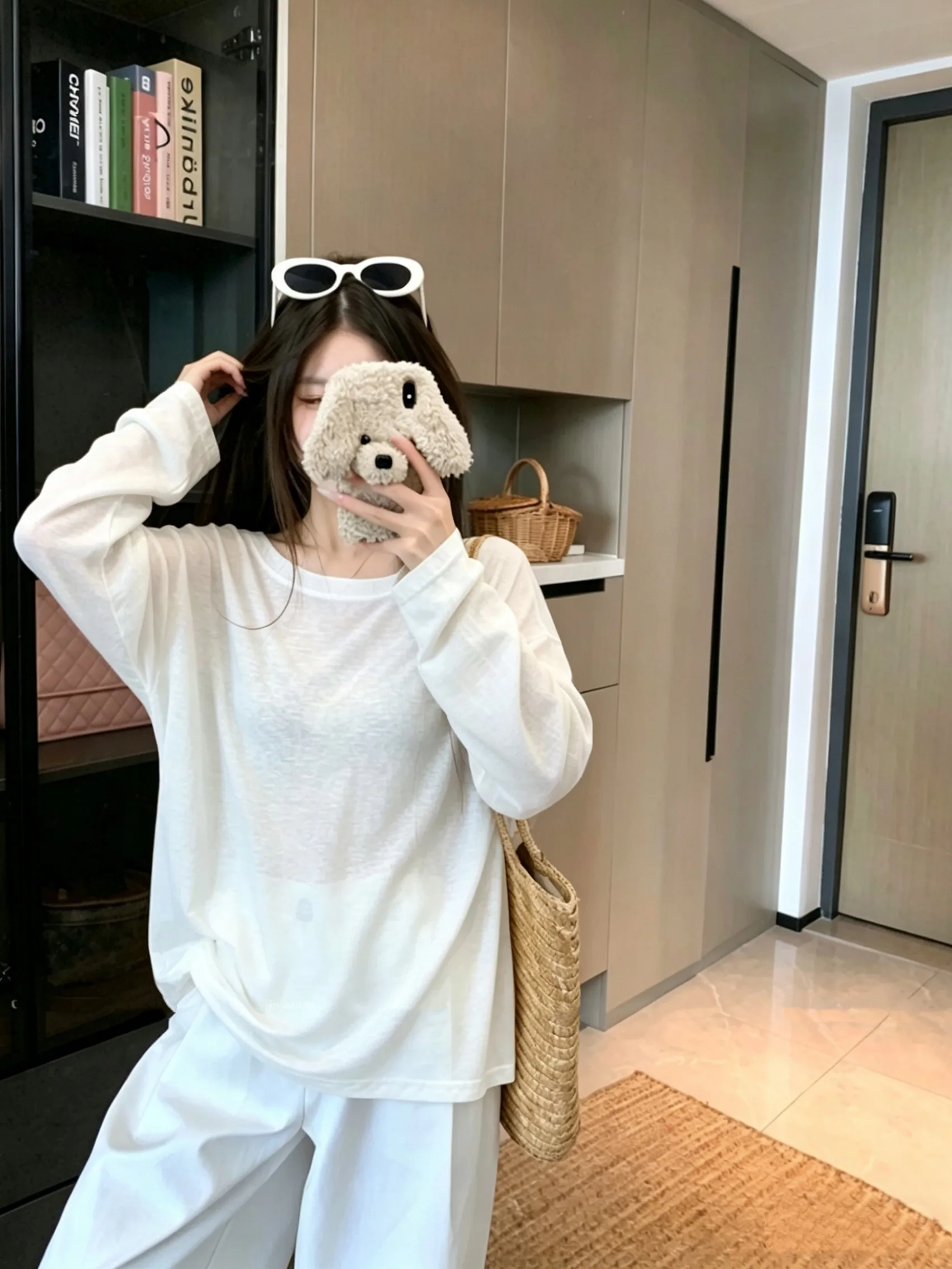 背面レース透かしデザインの長袖日焼け防止Tシャツ：日焼け予防と黄ばみ防止の実用性を検証