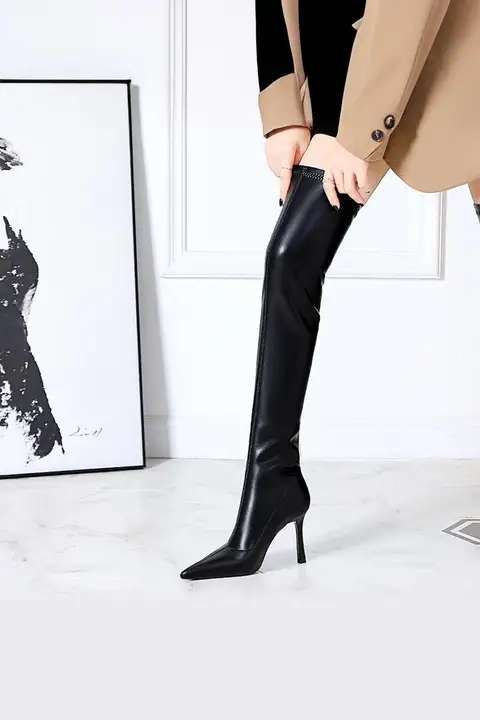 シンプルなロングブーツ【ハイヒール・細ヒール・ポインテッドトゥ・スリムフィット・ニーハイブーツ】