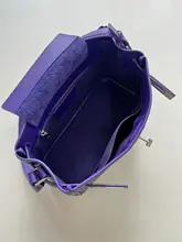 牛革製 小型ショルダーバッグ【紫色・通勤用・斜め掛け対応】