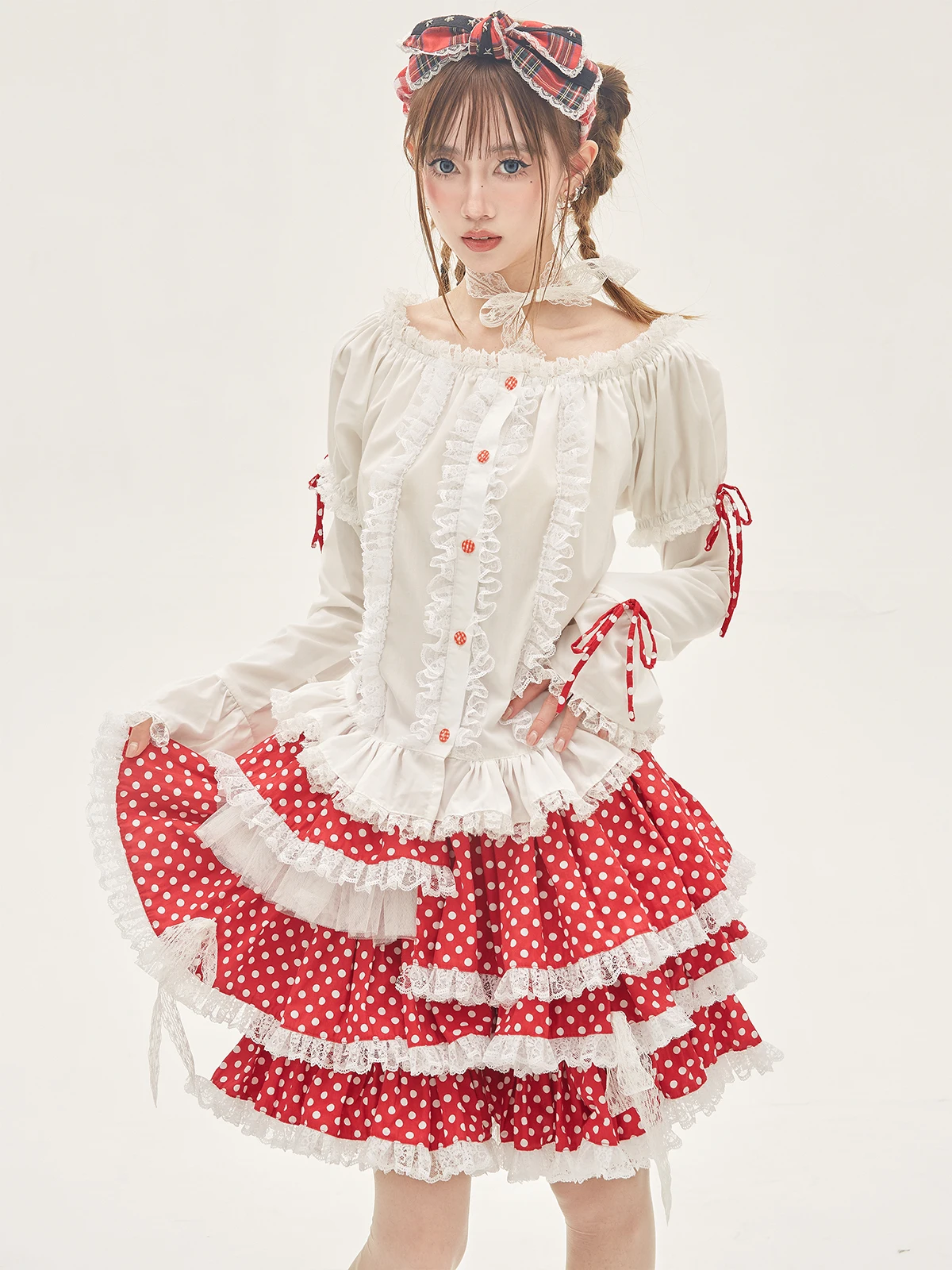 昭和レトロ風の赤いドットケーキスカート：ピンクレトロデザインの少女ロリータスタイルとは