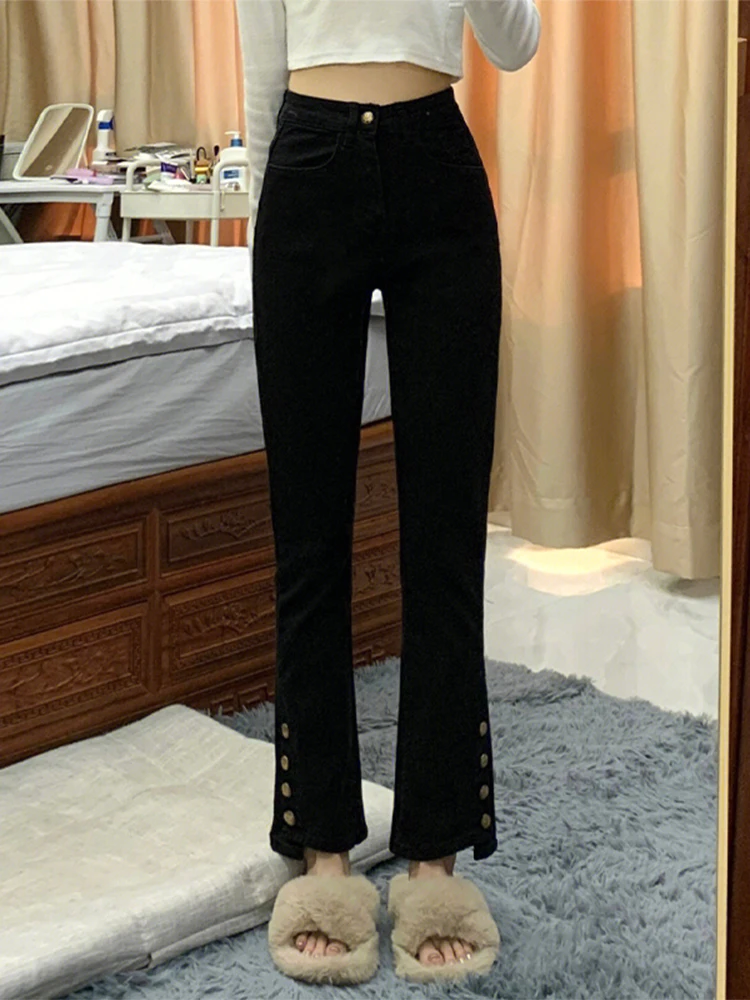 通勤パンツに悩む女性、どう選ぶ？黒色微ブーツカットデニムパンツが解決するリアルなスタイルの悩み