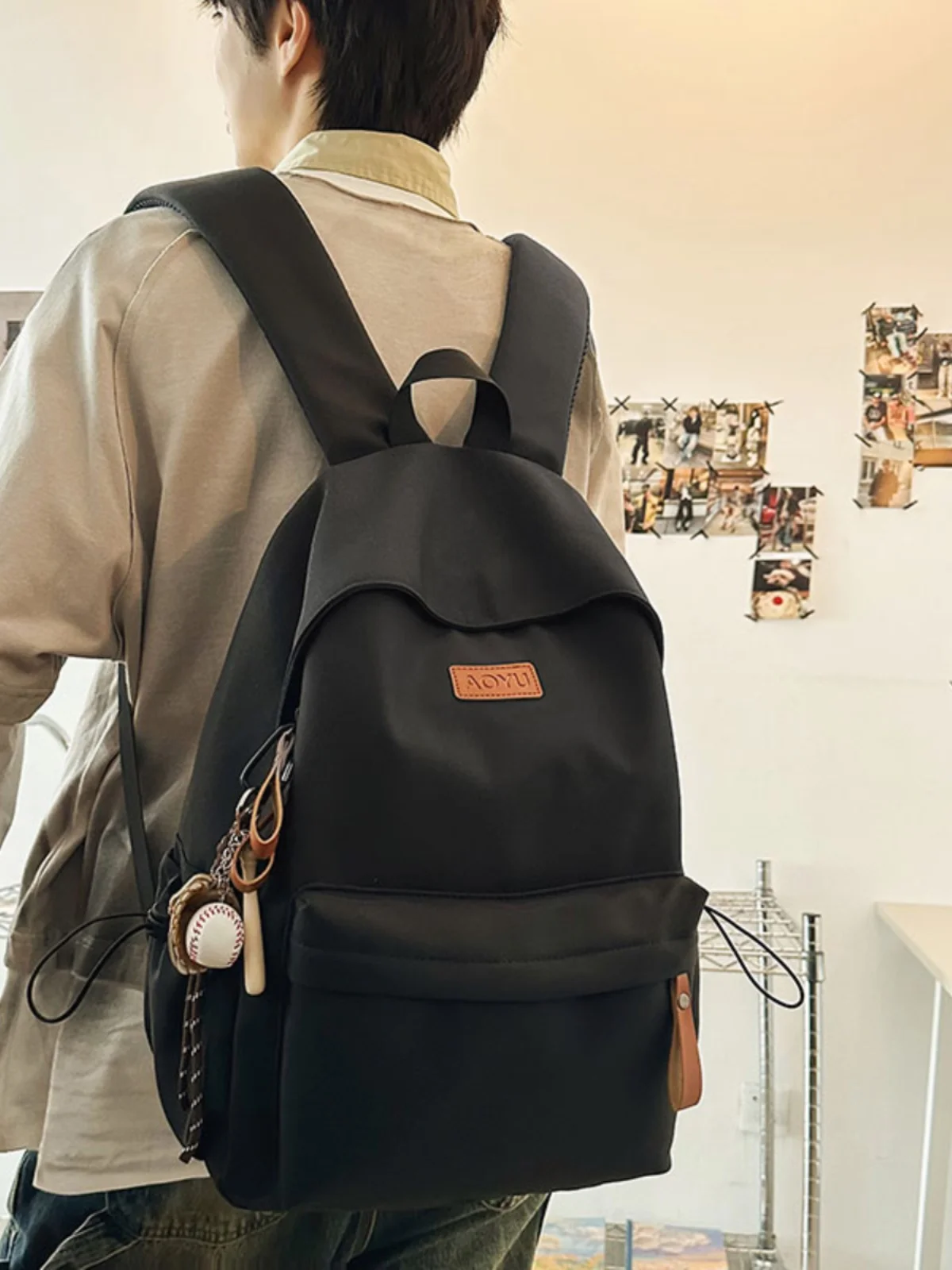 高校生・大学生にぴったりのリュックは、軽量で丈夫な「レトロカジュアル大容量リュック」を選ぶべき？