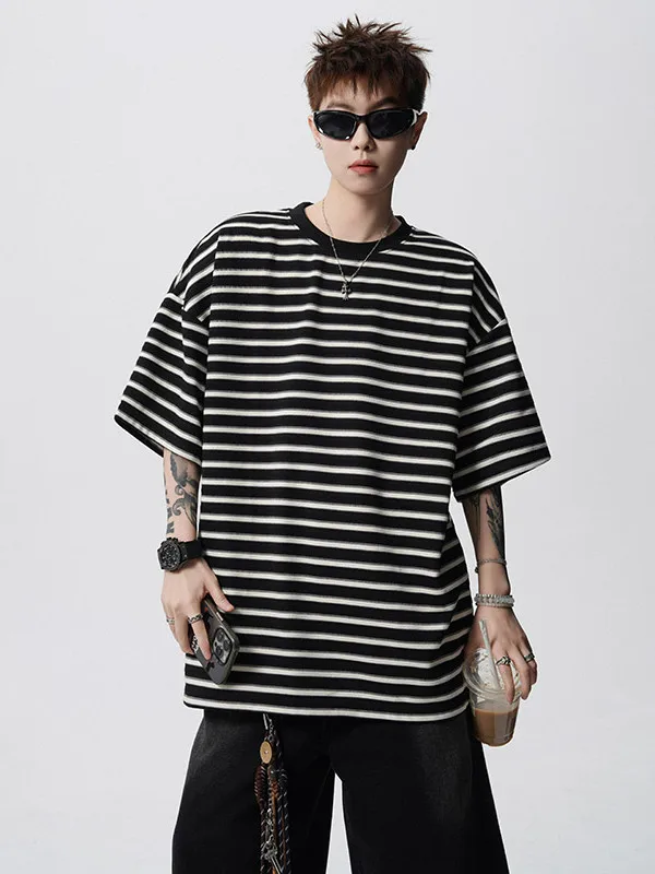 ストライプ柄 メンズTシャツはどう選ぶ？Eypiaの白黒ストライプTシャツが通勤や日常でなぜ人気なのか
