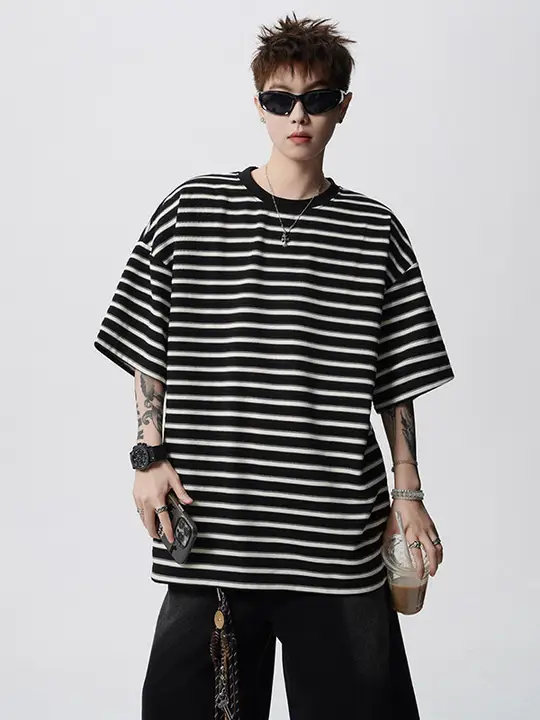 白黒ストライプTシャツ【メンズ・デザイン性・ゆったりフィット・ショートスリーブ】
