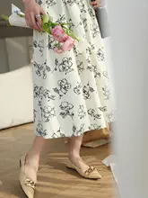 手描きのバラデザインハイウエストAラインスカート【春夏向け・ミディ丈・女性用】