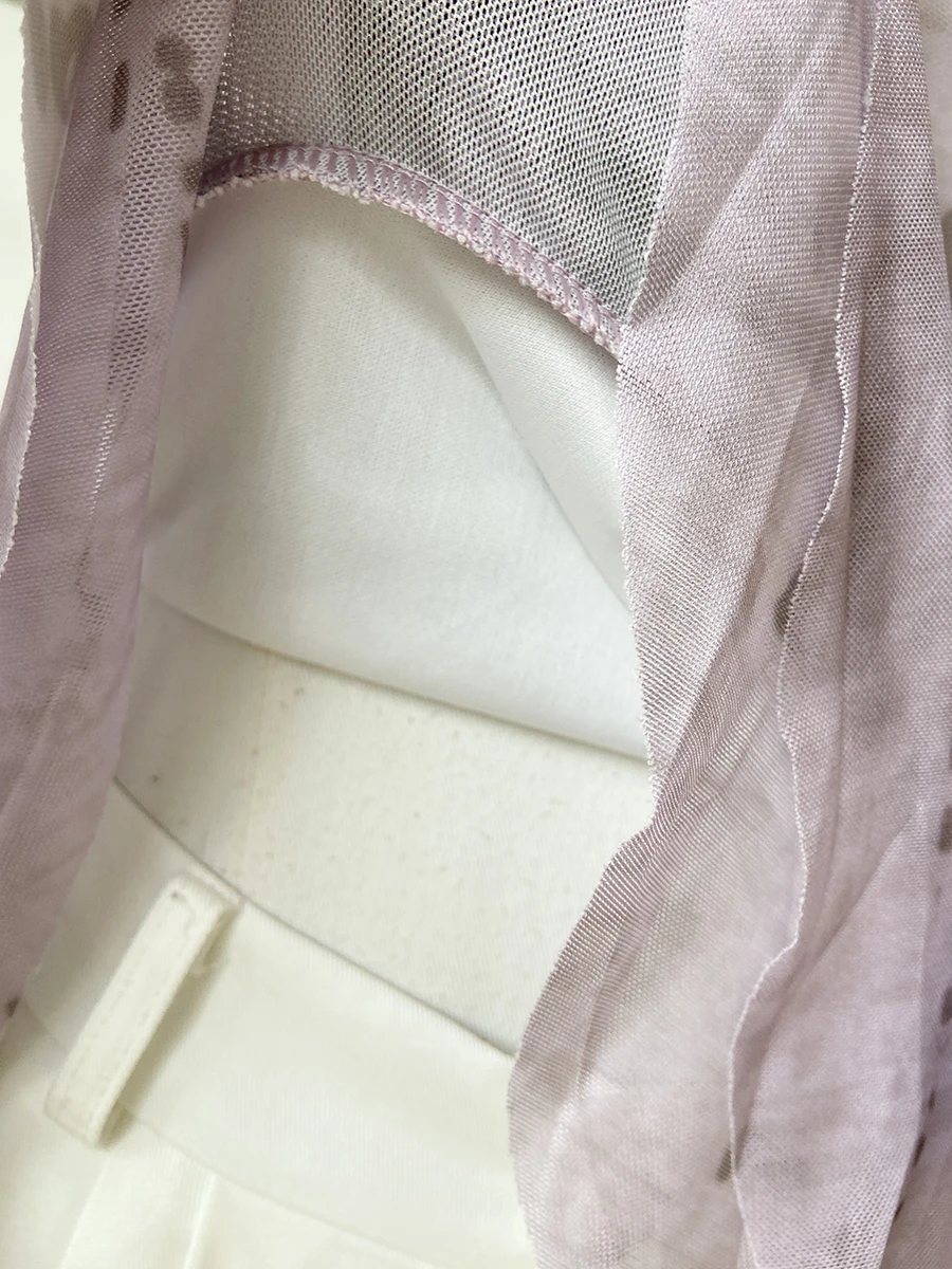 フリル付きタイダイメッ  シュキャミソール：夏用オフショルダーの通勤風スタイルとは