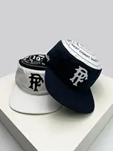 平らなトップの刺繍入りキャップ【男女兼用・日よけ・レトロデザイン】