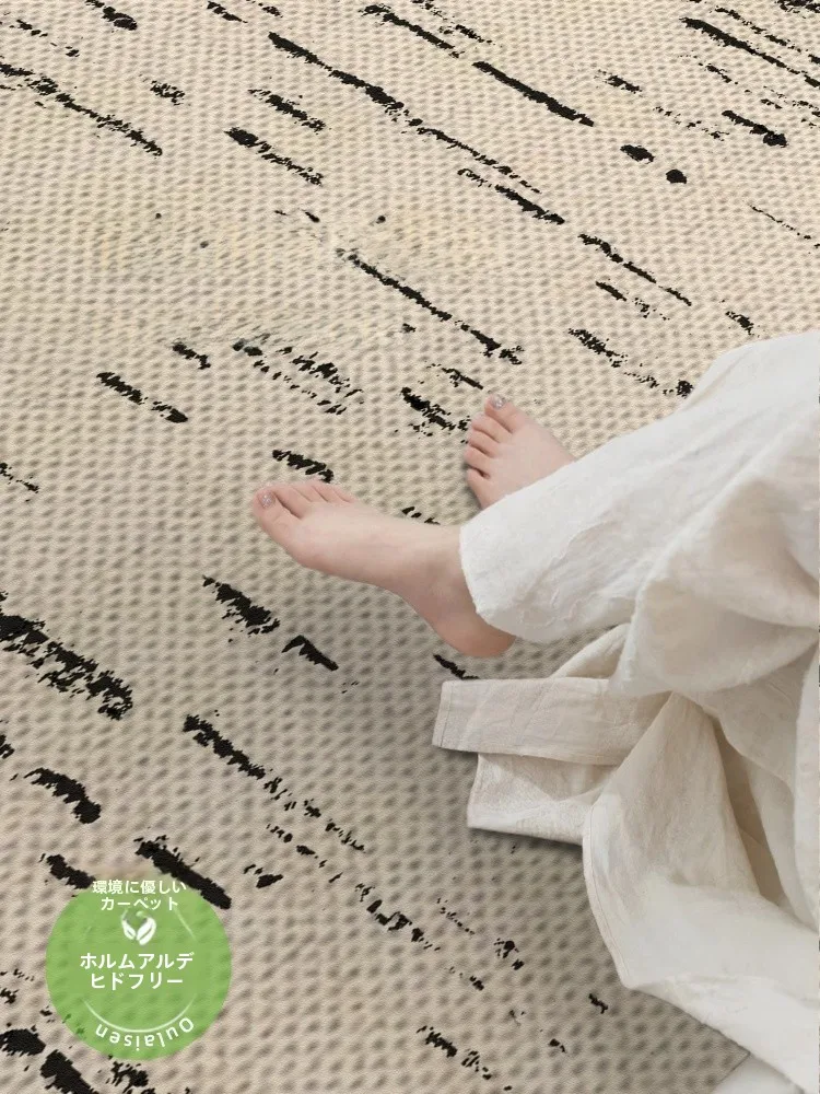 現代的なシンプルデザインのリビング用ラグ：軽量・洗える・高級感を実現