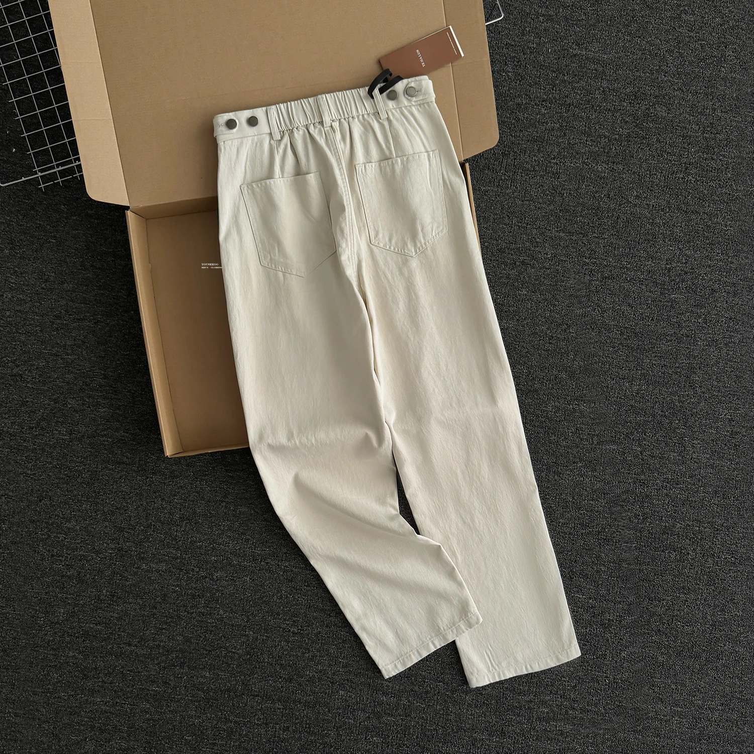 オフィスカジュアルに悩む男性、どうやって「内定式服装」を選ぶべきか？