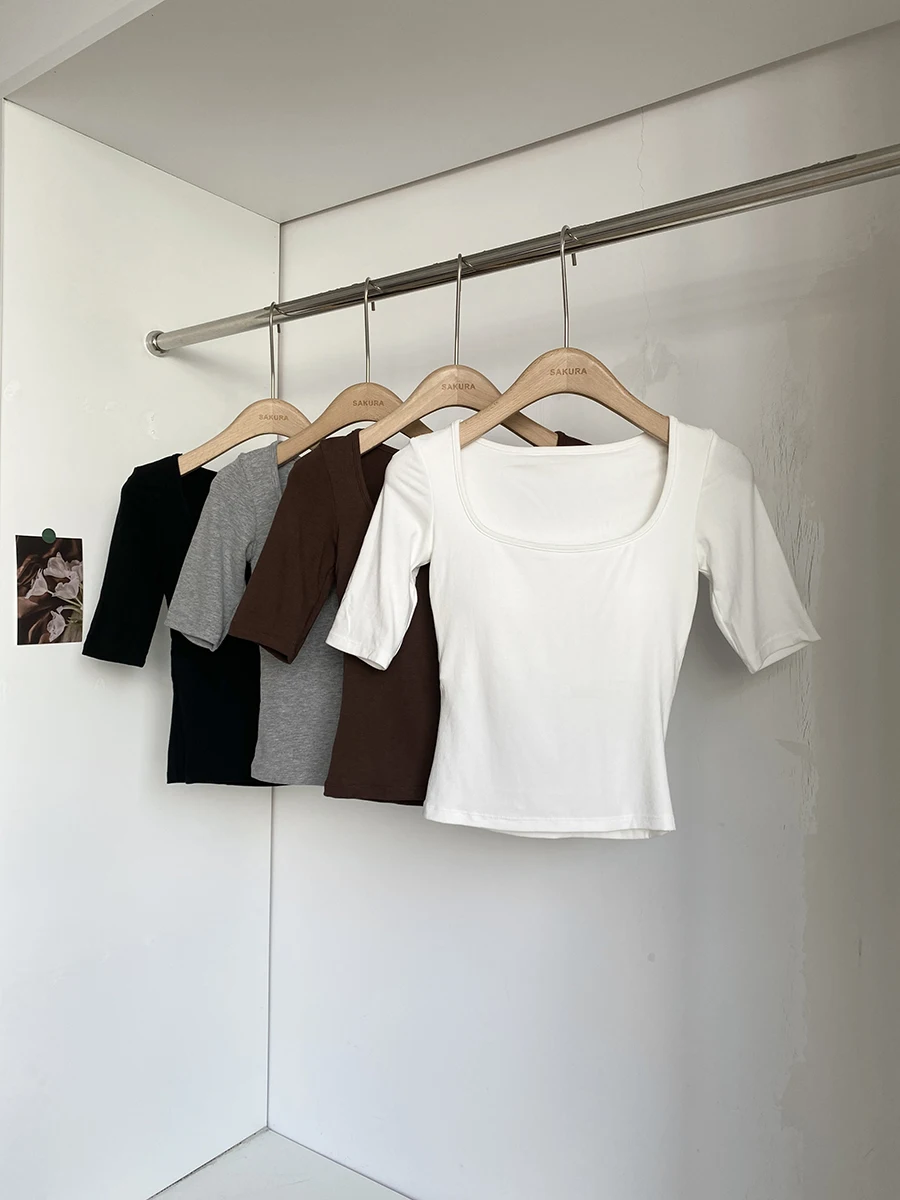 無地Tシャツを着こなすなら、どう選ぶべき？