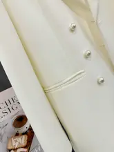 白色シンプルデザイン パールボタン付き レディースジャケット【ダブルブレスト・春秋用】