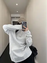 立体構造デザインのラウンドネック長袖Tシャツ【女性用・ゆったりフィット・レトロ感あふれるスタイル】
