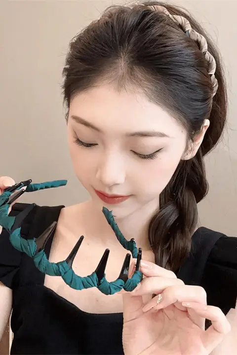波浪デザインのヘアバンド【高級感・女性用・髪留め・おしゃれ用】