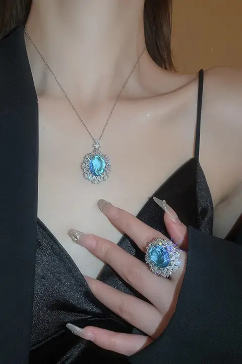 サファイア水滴ペンダントネックレス【夏用・デザイン鎖骨チェーン・女性用】