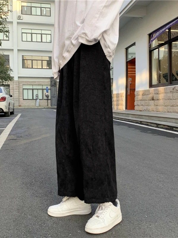 クロップドパンツの着こなしは難しい？実は「森爷」のコーデュロイパンツ1着で解決できる